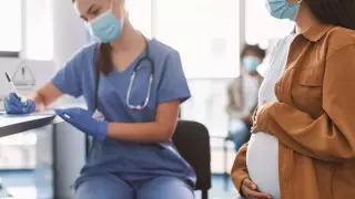 Нур-Султан бьет рекорды по COVID-19: растет заболеваемость среди беременных и детей