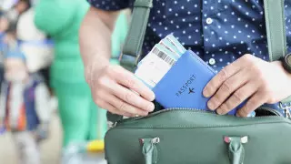 Как казахстанцам вернуть деньги за отмененный из-за ЧП авиарейс