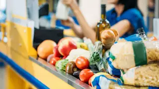 Казахстанцы ожидают роста цен в новом году - опрос