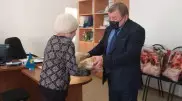 "Обидеть не хотели": По 2 булки хлеба подарили малоимущим в акимате в Павлодарской области