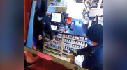 Оператора ударили молотком: налет на АЗС сняла камера в Актобе
