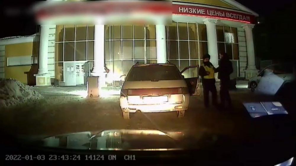 Притворился пассажиром и выбросил ключи: Пьяного водителя задержали в Павлодаре