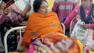 Ребенок с двумя парами рук и ног родился в Индии