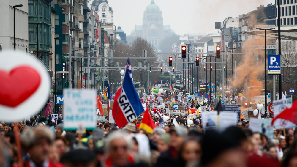 Многотысячная акция против антиковидных мер в Брюсселе закончилась погромами