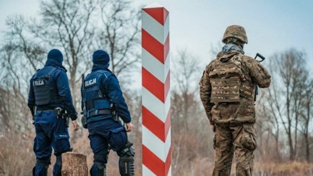 Польша начала строить заграждение на границе с Беларусью