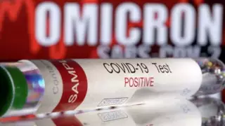 Штамм "омикрон" стал обычной ОРВИ для привитых - инфекционист