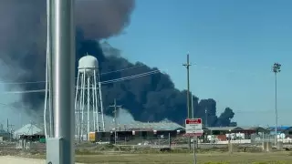 Мощный взрыв произошел на химическом заводе в США