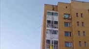 Астанчанин упал с высоты, пытаясь спуститься из окна по простыням