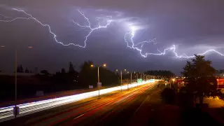 Самую длинную молнию зафиксировали в США