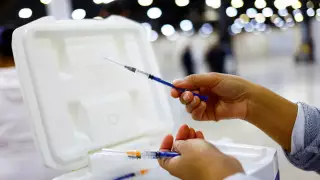 Как вакцинироваться выезжающим за рубеж казахстанцам