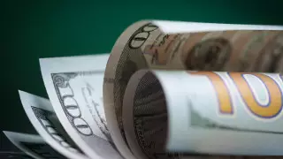 Официальный курс доллара падает