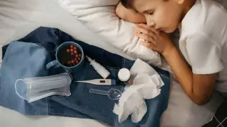 Как лечить детей от "омикрона" дома и не пропустить ухудшения состояния