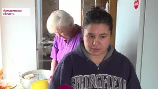 Жительница Алматинской области приютила восемь пенсионеров и инвалидов
