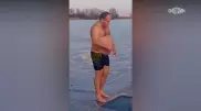 Мужчина нырнул в прорубь на глазах у жены и друга и больше не вынырнул