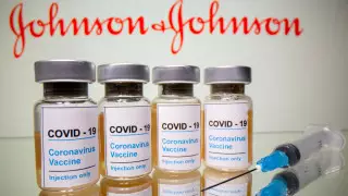 Johnson & Johnson приостановила производство вакцины от COVID-19