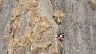 Застрявшего в расщелине холма на 48 часов туриста спасли в Индии