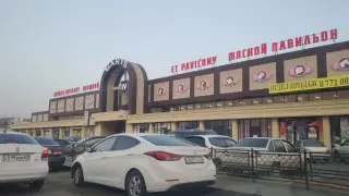 "Запускают избранных". Продавцы алматинской "оптовки" жалуются на монополию