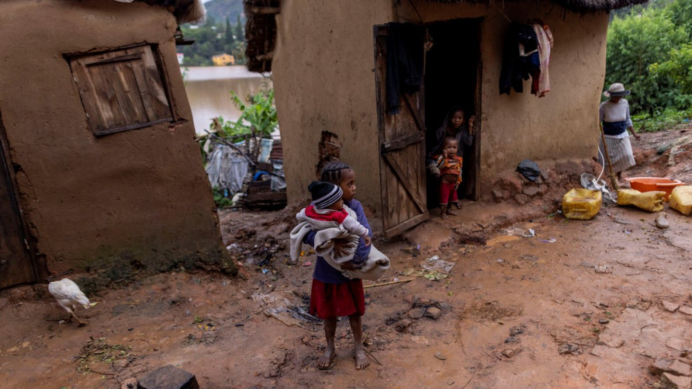 Число жертв циклона на Мадагаскаре превысило сто человек