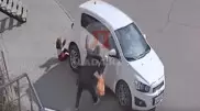 Перепутала переключения коробки передач: наезд на ребенка попал на видео в Актау