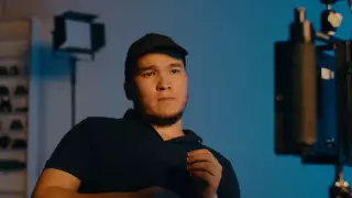 Қарапайым видеографтан топ-операторлыққа дейін. Атыраулық жігіт атақты әншілерге бейнебаян түсіріп жүр