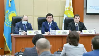 Ерлан Кошанов избран руководителем фракции партии Nur Otan в Мажилисе