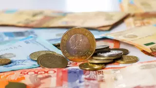 Сколько человек в Казахстане зарабатывают более 500 тысяч тенге