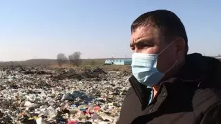 Воду из арыка рядом со свалкой вынуждены пить сельчане в Туркестанской области