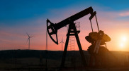 Цена на нефть превысила 97 долларов за баррель впервые с 2014 года