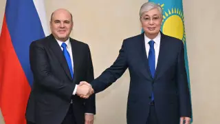 Президент Токаев принял премьера России Мишустина