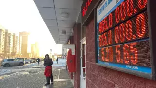 Обменники Нур-Султана приостановили продажу долларов и евро