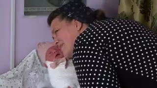 Алматинка родила четырнадцатого ребенка