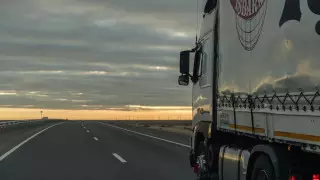 МИИР проводит работу по вызволению казахстанских грузоперевозчиков из Украины