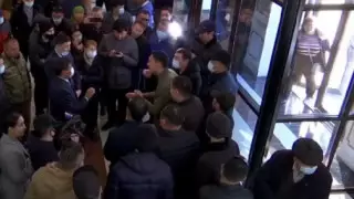 "У нас собираются все отнять": сотни шымкентцев рискуют потерять жилье