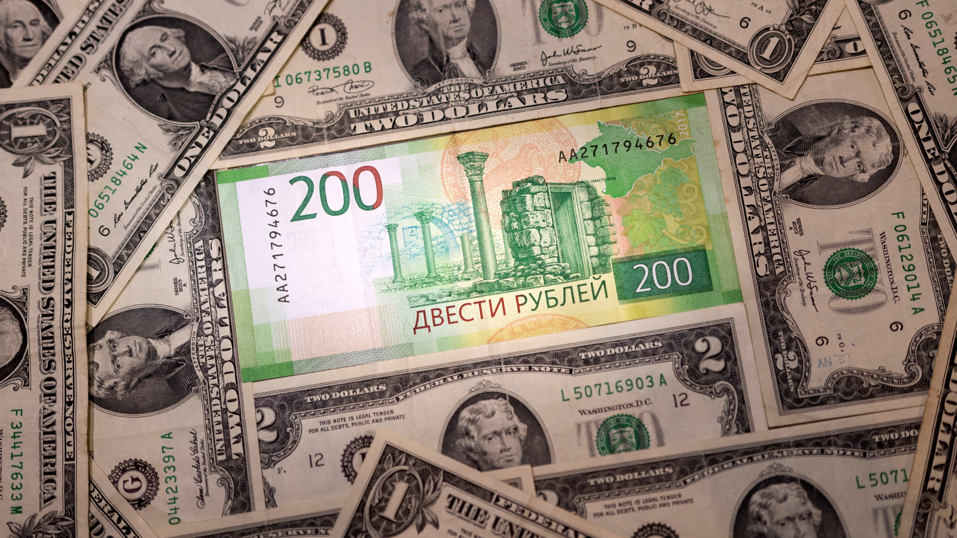 Спрос на иностранную валюту. Валюта. Покупка доллара. Доллары в рубли. Доллар (валюта).