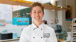 Школьник начал продавать пончики и построил бизнес-империю