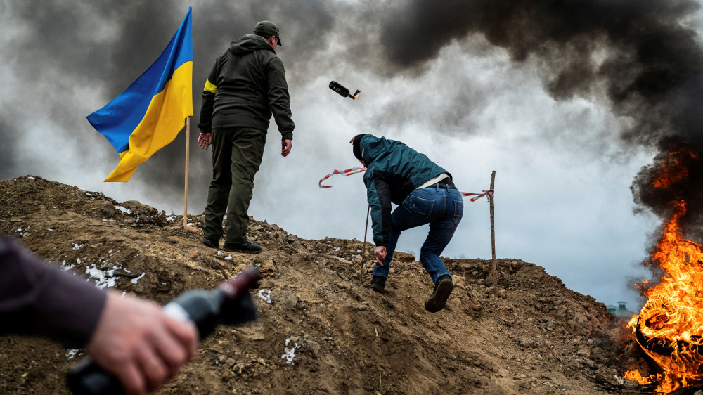 Столтенберг и Макрон призвали готовиться к худшему, говоря о войне в Украине