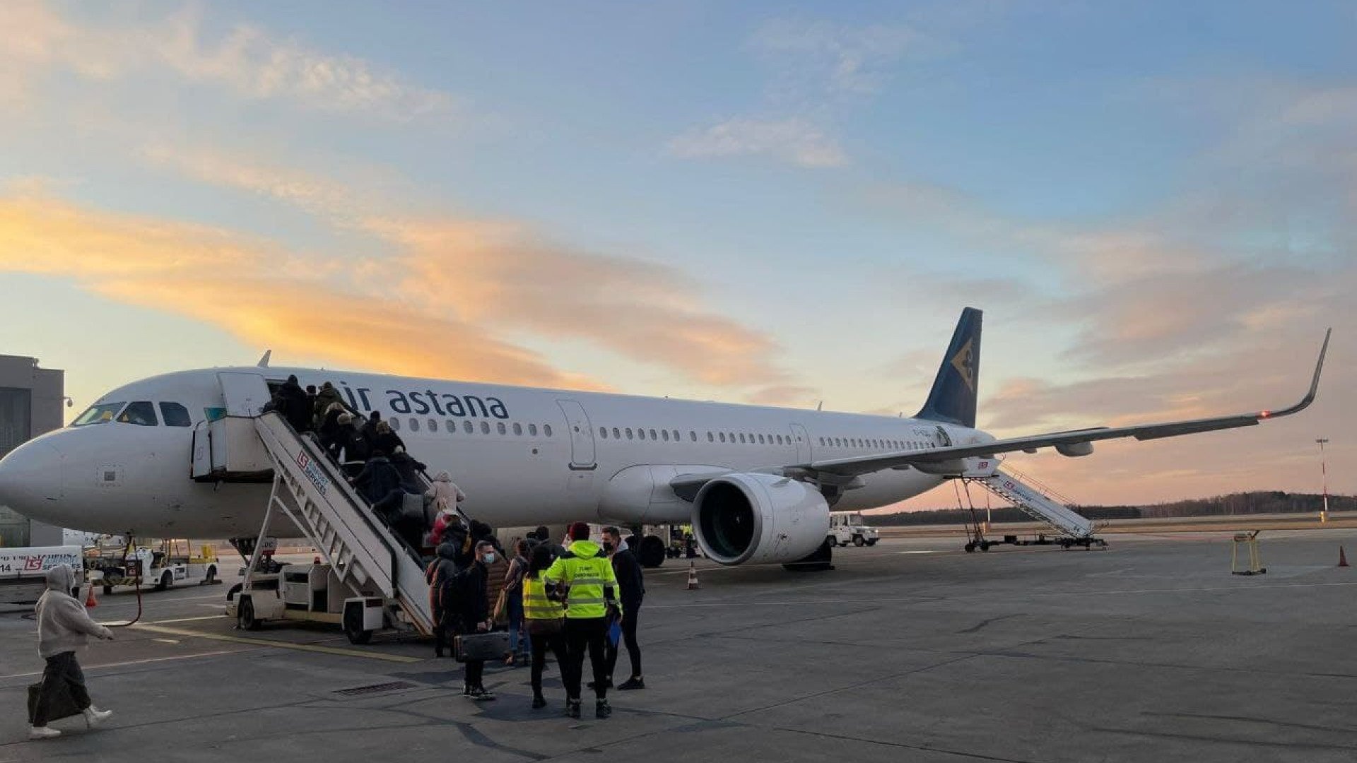 Рейс астана алматы сегодня. Air Astana. Рейс самолетов Алматы Актобе на 25 05 2024 г. Nauryz Holiday in Kazakhstan.