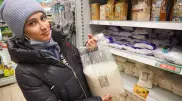 В ЗКО прокомментировали информацию о "скупающих мешками продукты" россиянах