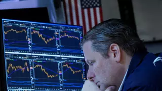 Мировые акции падают на фоне растущей инфляции