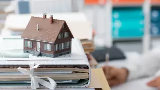 Многодетная мать 10 лет ждет жилья в Актау: чиновникам грозит уголовное наказание