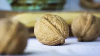 Врач рассказал, что произойдет, если съедать горсть грецких орехов в день
