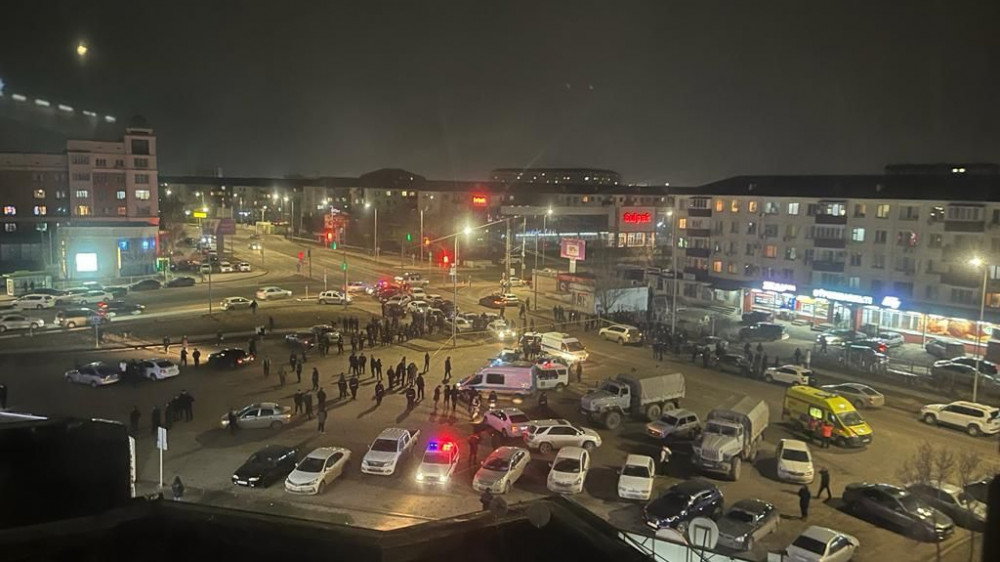 Неизвестный застрелил несколько человек из автомата и скрылся в Атырау - СМИ
