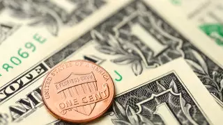 Установлен официальный курс доллара на 17 марта