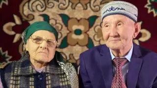 "Ему 80 лет, ей - 75". Необычную свадьбу сыграли в Шымкенте