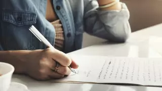 "Последняя карамелька". Рассказы казахстанки о 90-х годах