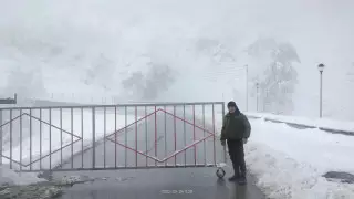 Блокпосты выставили возле "Медеу" и по дороге на "Шымбулак"