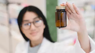 Назван витамин, замедляющий развитие болезни Альцгеймера