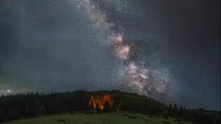 Горы, кометы и созвездия. 35 завораживающих ночных снимков из Казахстана