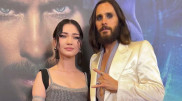 Айя Шалкар появилась на премьере фильма с Джаредом Лето