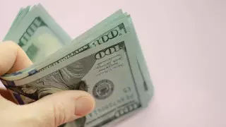 Курс доллара вырос еще на 4 тенге